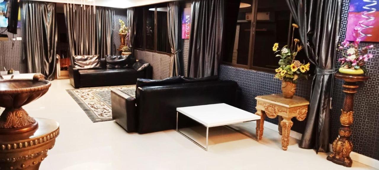 Merry Inn Suites Pattaya Buitenkant foto